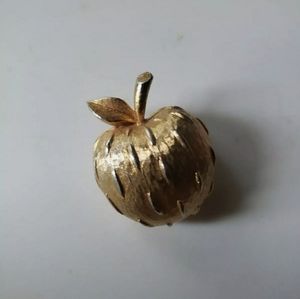 VINTAGE signed NAPIER Gold Apple Pin BROOCH